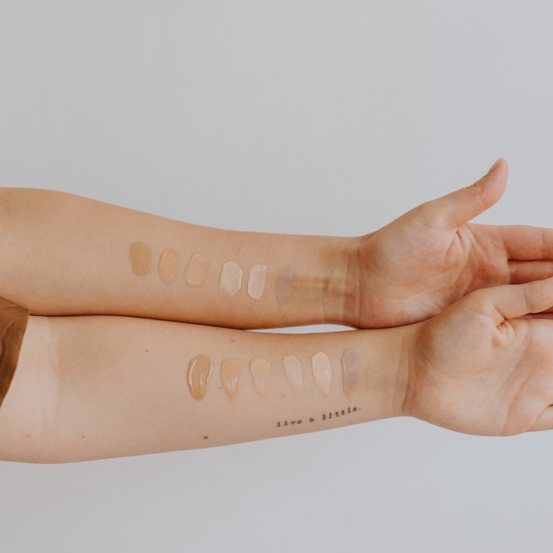 CAREUP Moisturizing Foundation - No.60 Cinnamon Roll 1ml sample - Ministerstwo - Vesa Beauty