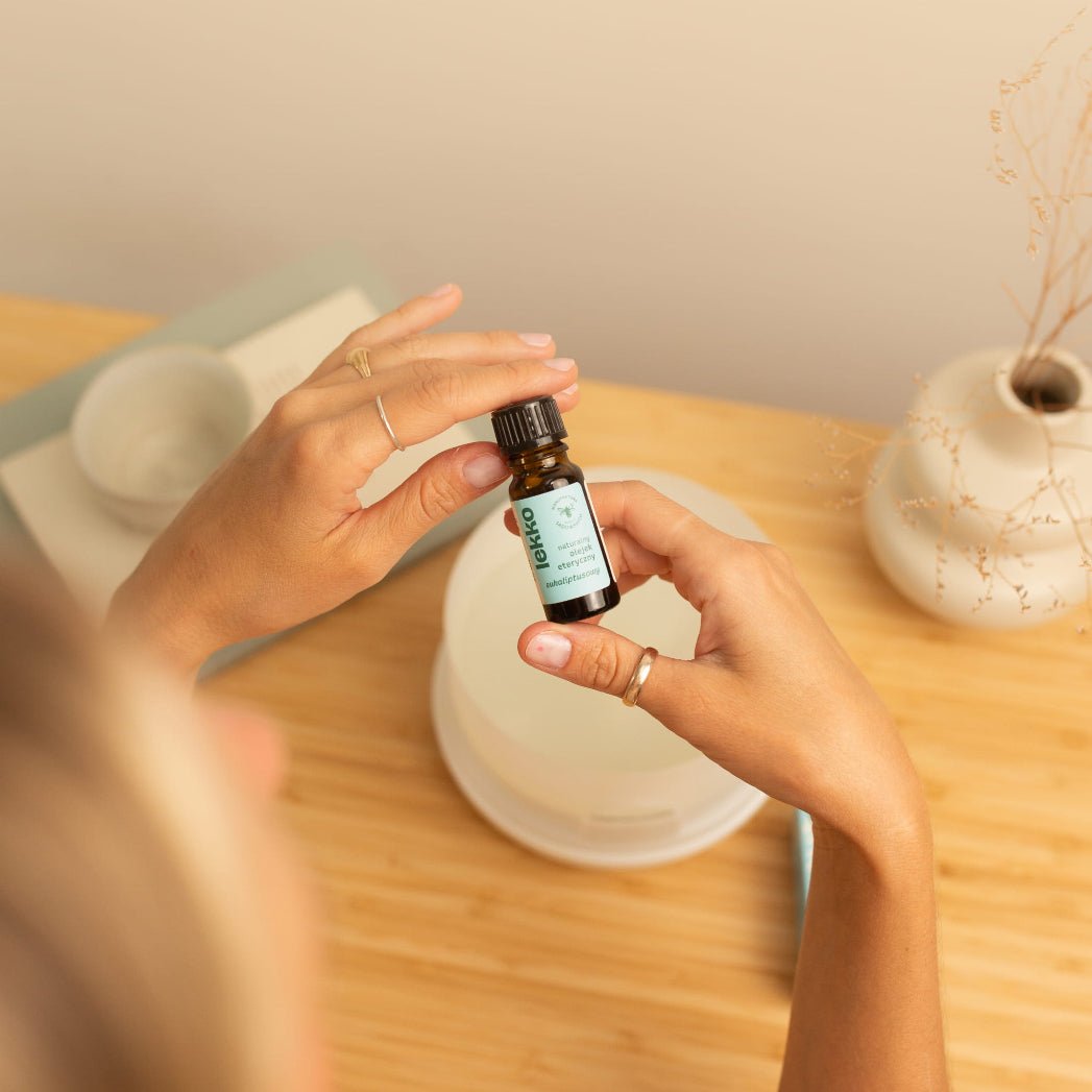 Eucalyptus essential oil - Lightly 10ml - Sadowski Bee Gardens - Vesa Beauty