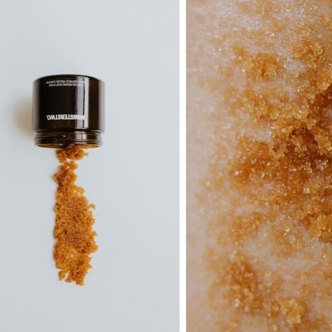 PLUM: Nourishing Body Scrub 300g - Ministerstwo - Vesa Beauty