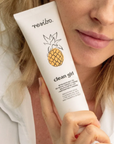 Natural Cosmetics Resibo CLEAN GIRL smoothing facial cleansing gel with 1.75% salicylic acid & pineapple extract 125ml