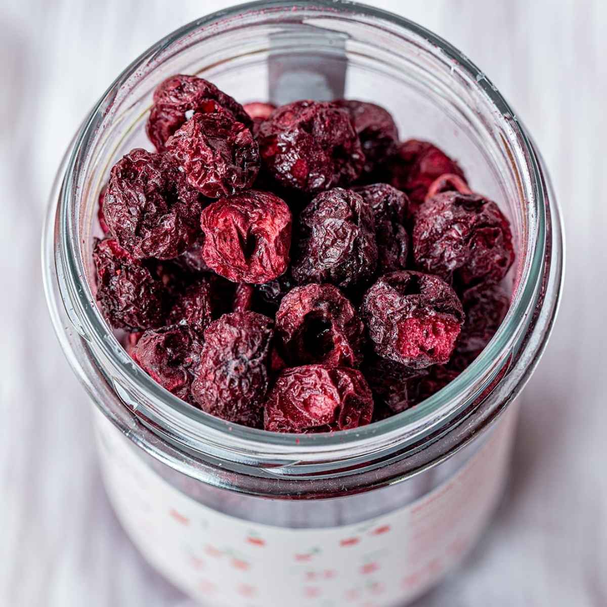 Freeze - dried cherries 65g - Sadowski Bee Gardens - Vesa Beauty