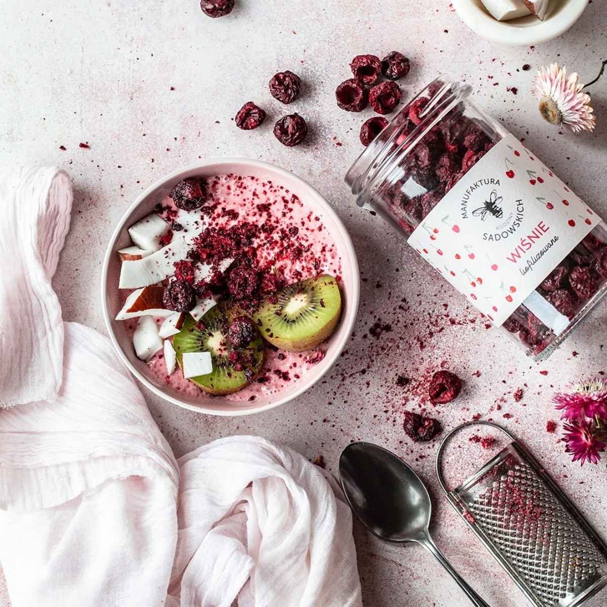 Freeze - dried cherries 65g - Sadowski Bee Gardens - Vesa Beauty