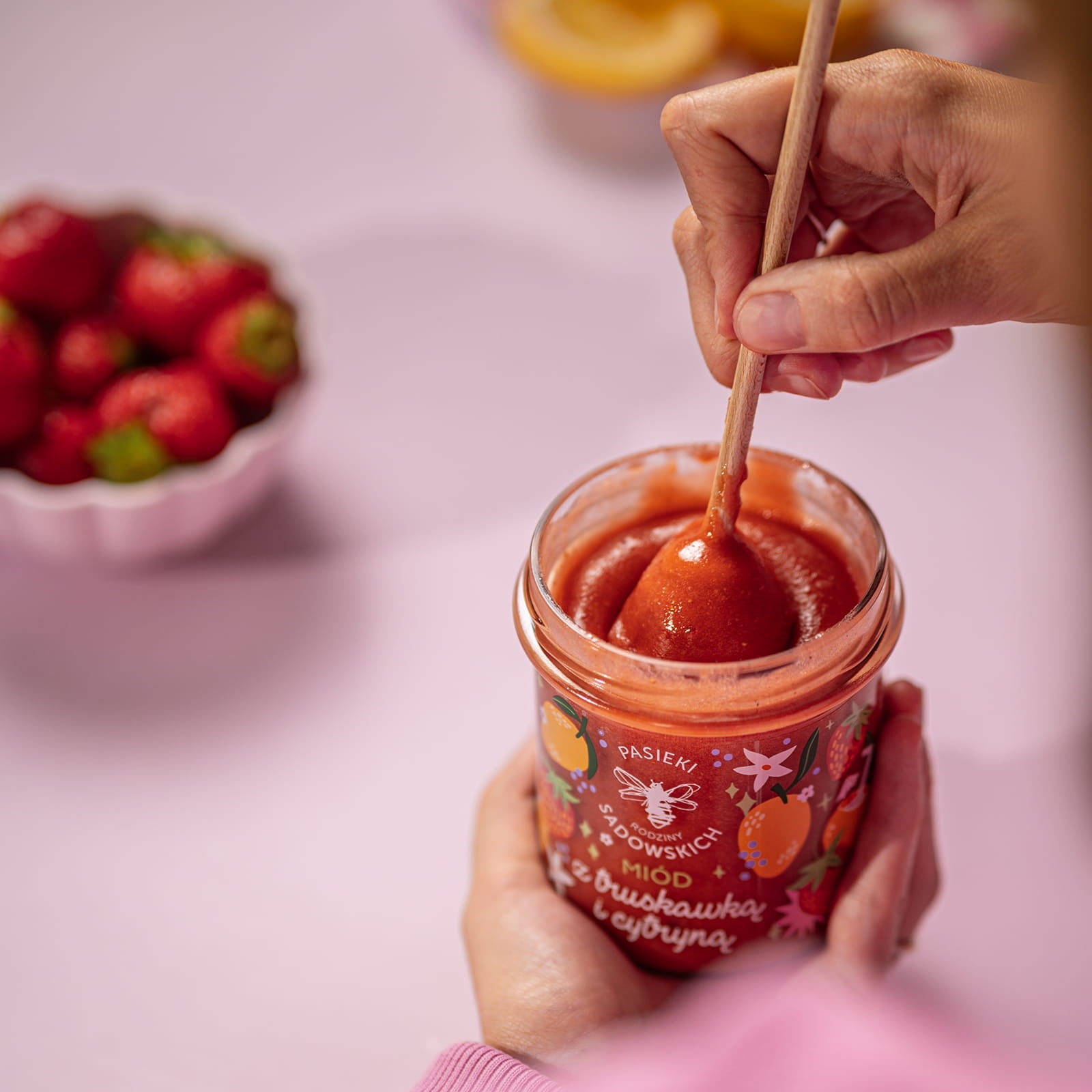 Honey with Strawberry & Lemon 430g - Sadowski Bee Gardens - Vesa Beauty
