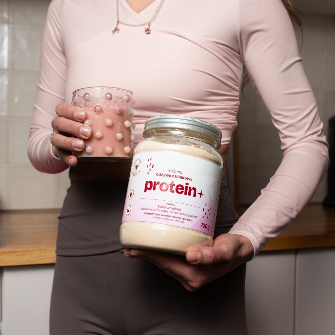 PROTEIN+ plant - based protein supplement with white chocolate flavour & freeze - dried strawberries 700g - Sadowski Bee Gardens - Vesa Beauty