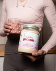 PROTEIN+ plant - based protein supplement with white chocolate flavour & freeze - dried strawberries 700g - Sadowski Bee Gardens - Vesa Beauty