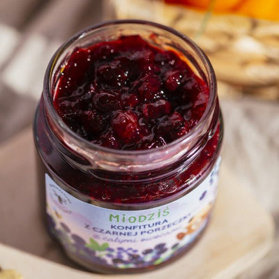 Sadowski Bee Gardens Blackcurrant jam with whole fruit - Honey bear 210g - Pasieki Sadowskich - Vesa Beauty