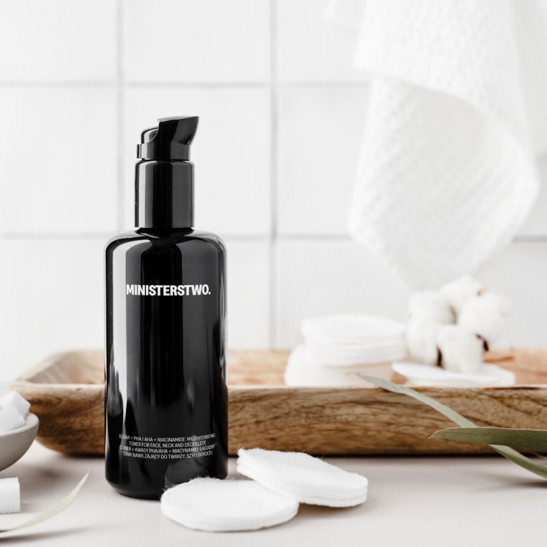 SUGAR +PHA/AHA +Niacinamide: Mild Hydrating Toner for face, neck & decollete 200ml - Ministerstwo - Vesa Beauty